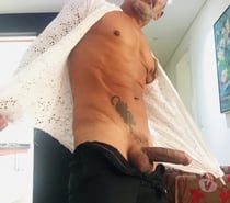 Homem massagista com final feliz