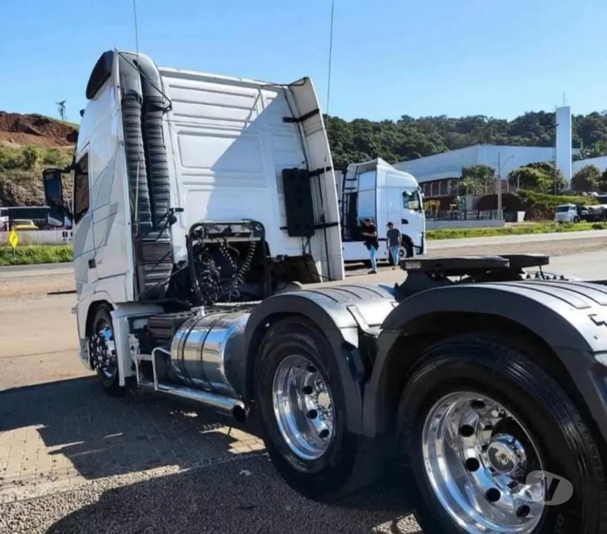 Caminhões usados Sorriso MT - images_alt_text - FH 440 2010 Condições