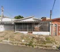 Casa Frente + 02 Edículas - Jardim IV Centenário