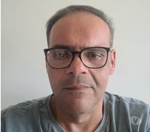 Puppy submisso procura Alpha carinhoso, firme e responsável