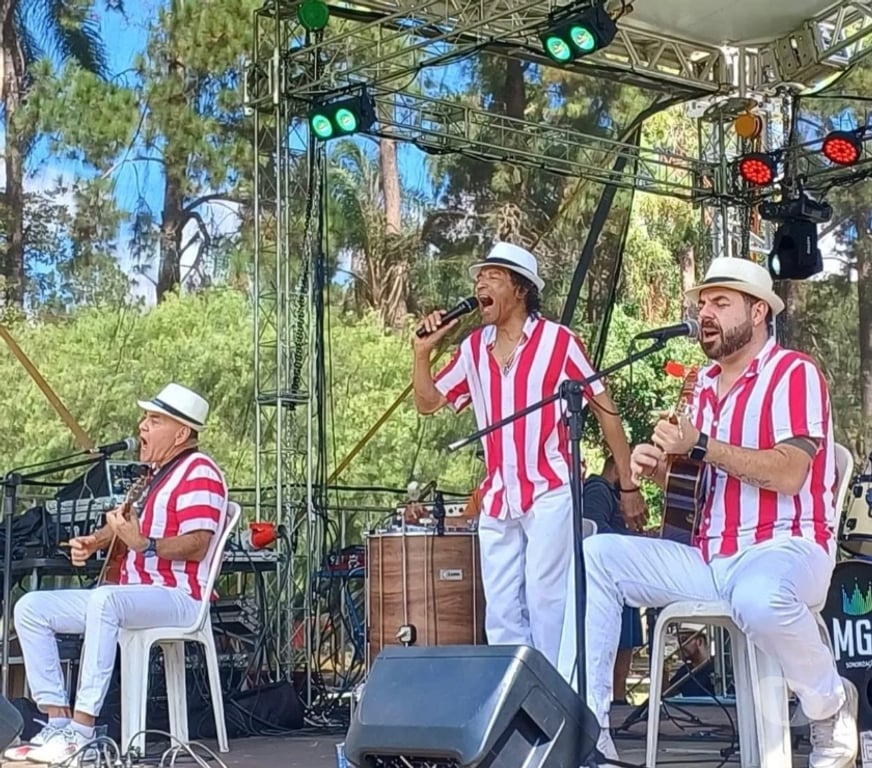 Serviços para eventos Pocos de Caldas MG - Fotos para SHOWS COM TRIO RAIZ SAMBA