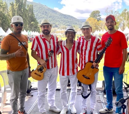 Serviços para Eventos - Fotos para SHOWS COM TRIO RAIZ SAMBA