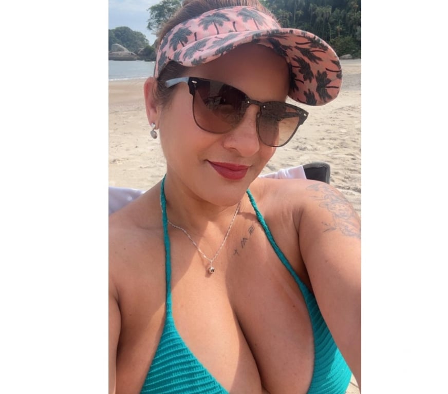 Garotas de programa Curitiba PR Fazendinha-Portão - Fotos para Terapia tântrica, nuru e depilação no Rebouças