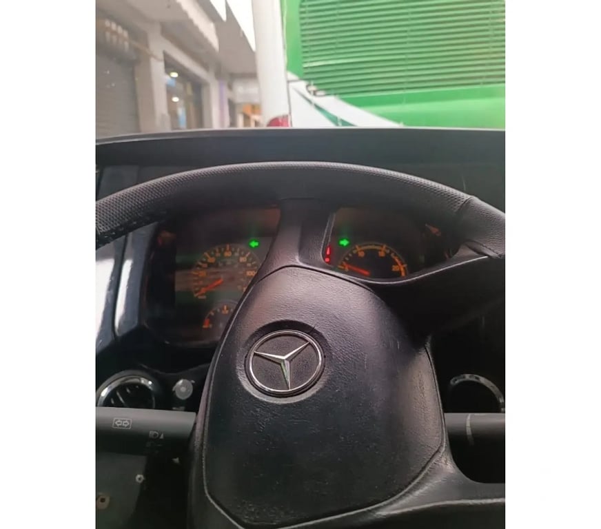  Ônibus Usados Curitiba PR Matriz - Fotos para MBENZ – DD – 2012 – RF. 7176