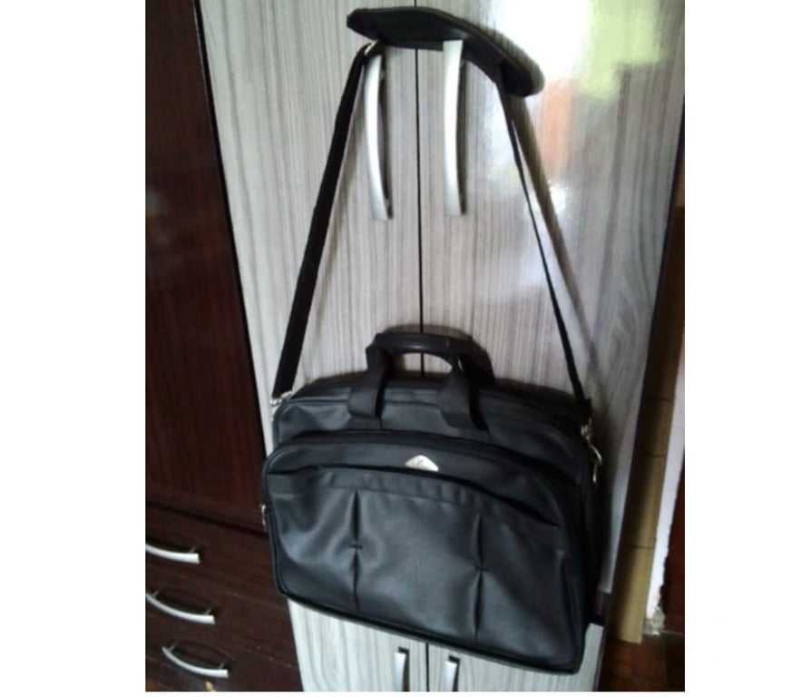 Roupas e Acessórios Belo Horizonte MG Nordeste - Fotos para Pasta Maleta para Notebook de Couro Conservada