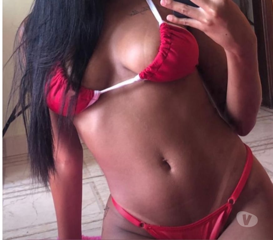 Garotas de programa Uberaba MG - images_alt_text Novinha magrinha baixinha