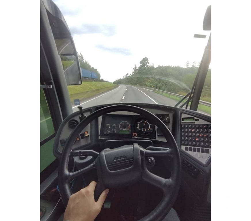  Ônibus Usados Curitiba PR Cidade Industrial de Curitiba - Fotos para Onibus Paradiso 1200 G-6 Scania 310 ano 2007 cód.10004