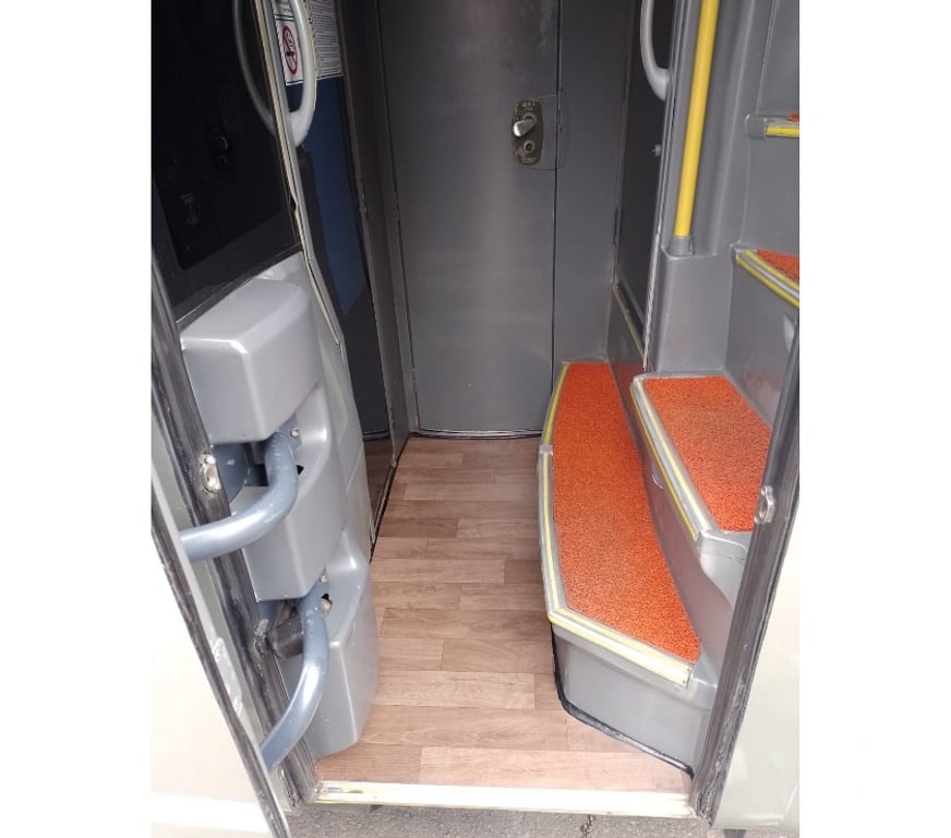  Ônibus Usados Curitiba PR Cidade Industrial de Curitiba - Fotos para Onibus DD 4-eixos Volvo B-12 420cv ano 2012 cód.10008