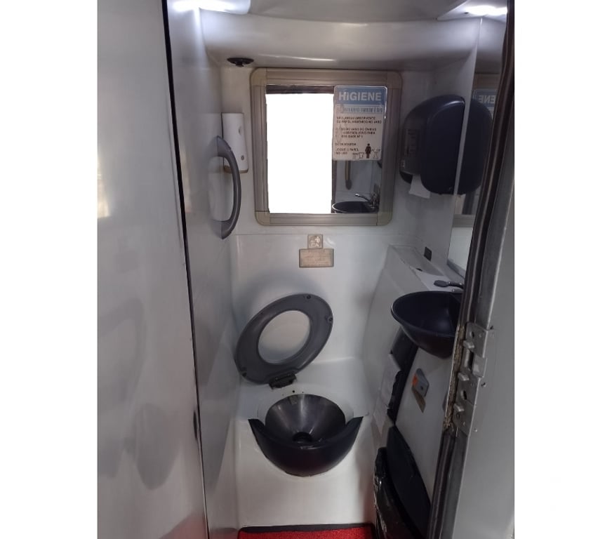  Ônibus Usados Curitiba PR Cidade Industrial de Curitiba - Fotos para Onibus DD 4-eixos Volvo B-12 420cv ano 2012 cód.10008