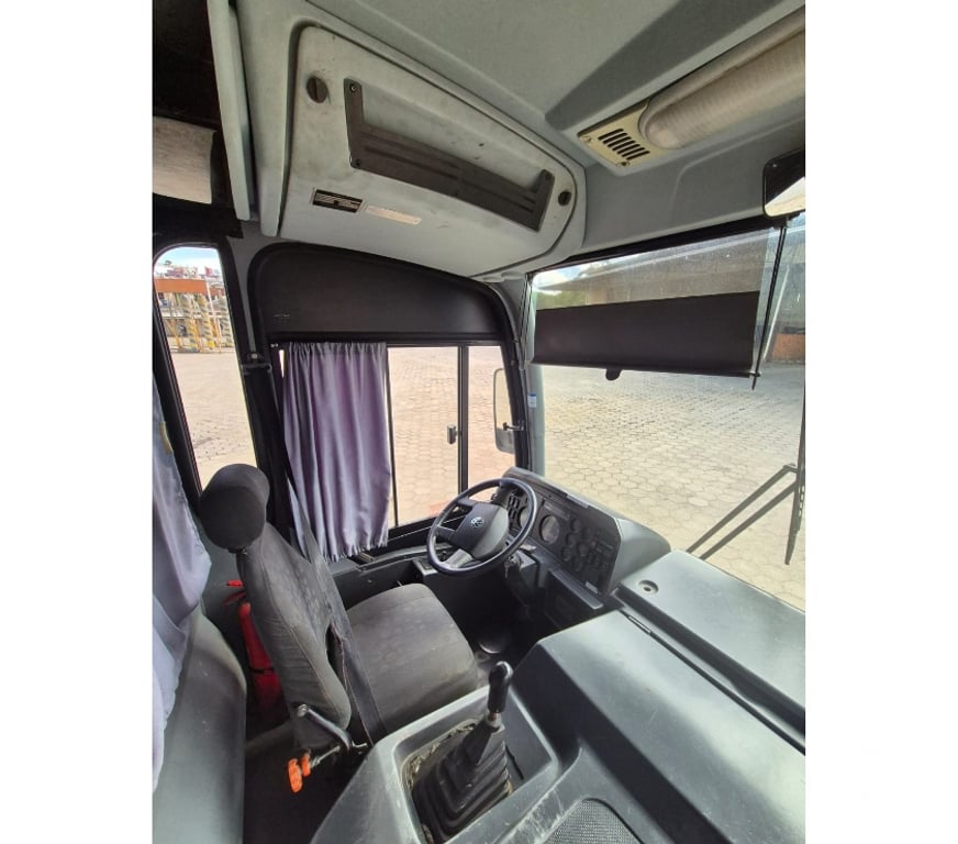  Ônibus Usados Curitiba PR Cidade Industrial de Curitiba - Fotos para Onibus Comil Versatile VW 17230 ano 2010 cód.10012