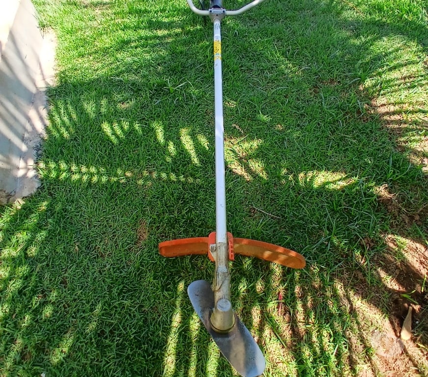 Profissionais liberais Indaiatuba SP - Fotos para Roço seu terreno