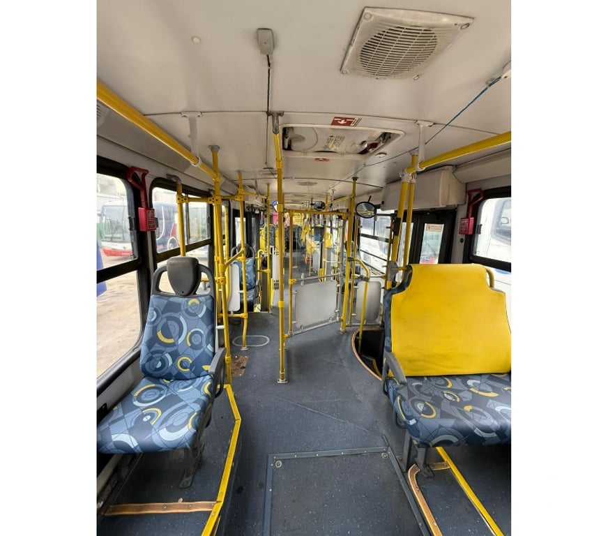  Ônibus Usados Curitiba PR Cidade Industrial de Curitiba - Fotos para Onibus Urbano Caio Ap.Vip ano 2013 M.Benz of.1721 cód.10021