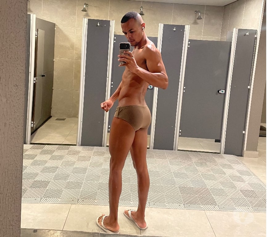 Acompanhantes masculinos Rio de Janeiro RJ Centro - Fotos para Mulato experiente