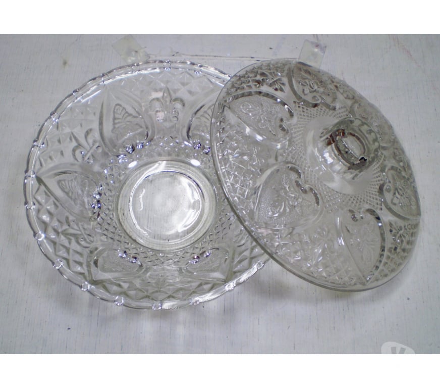 Decoração Casa Porto Alegre RS Porto Alegre Sul - images_alt_text Bombonière antiga de cristal.- Cód. 435 -