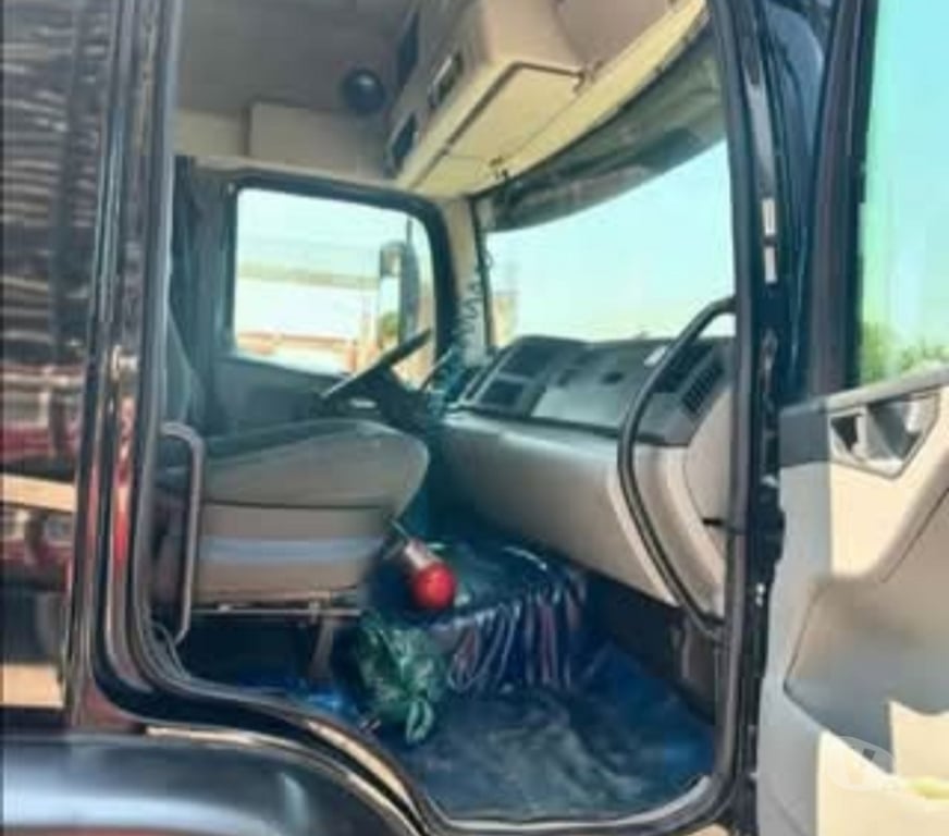 Caminhões usados Cascavel PR - Fotos para Vw 24-250 6x2 2009 Carroceria Impecável