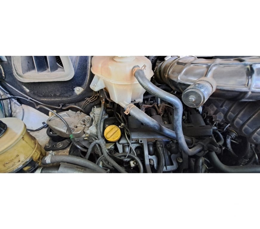  Ônibus Usados Curitiba PR Cidade Industrial de Curitiba - Fotos para Van Master Escolar Básica ano 2007 cód.10023