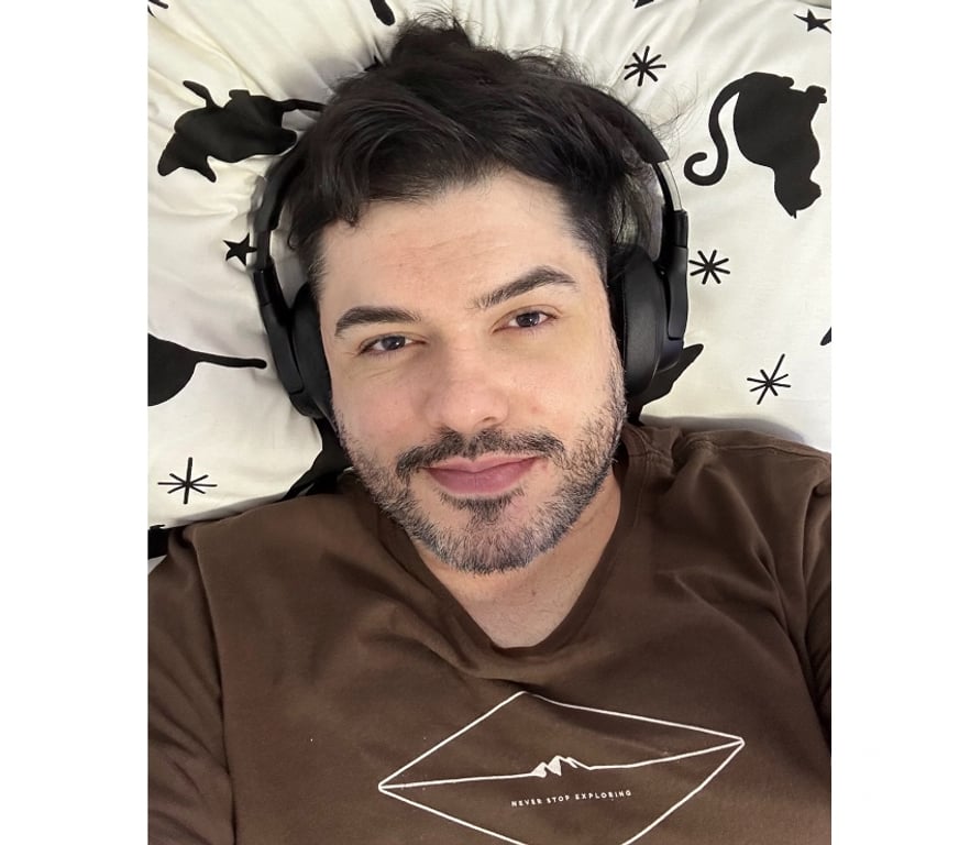 Acompanhantes masculinos Curitiba PR Fazendinha-Portão - Fotos para Companhia Especial Ativo