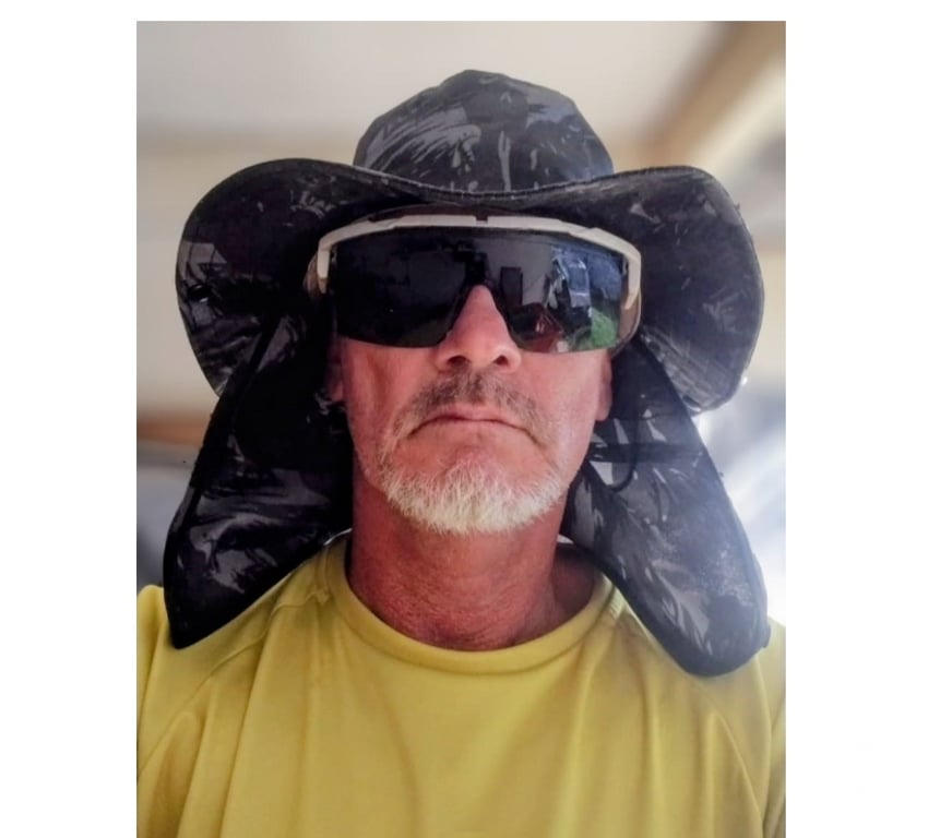 Encontros Casuais Aparecida de Goiania GO - images_alt_text Coroa quer Algo Casual com *MULHER* - leia o anuncio