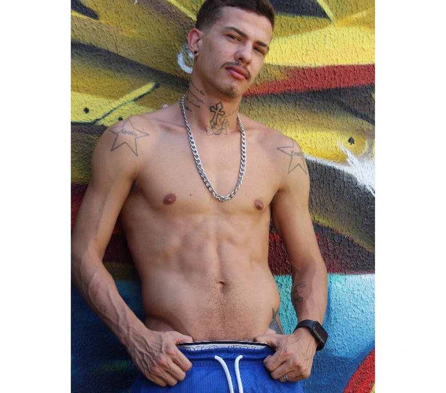 Acompanhantes masculinos Sao Paulo SP República - Fotos para PE DE MESA 23 CM