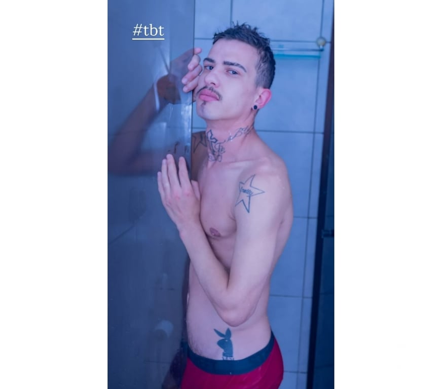 Acompanhantes masculinos Sao Paulo SP República - Fotos para PE DE MESA 23 CM