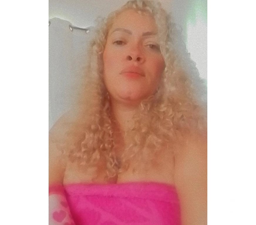 Garotas de programa Maraba PA - Fotos para Eu sou loira baixinha cabelo cacheado