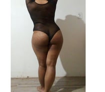 Bumbum lisinho de calcinha