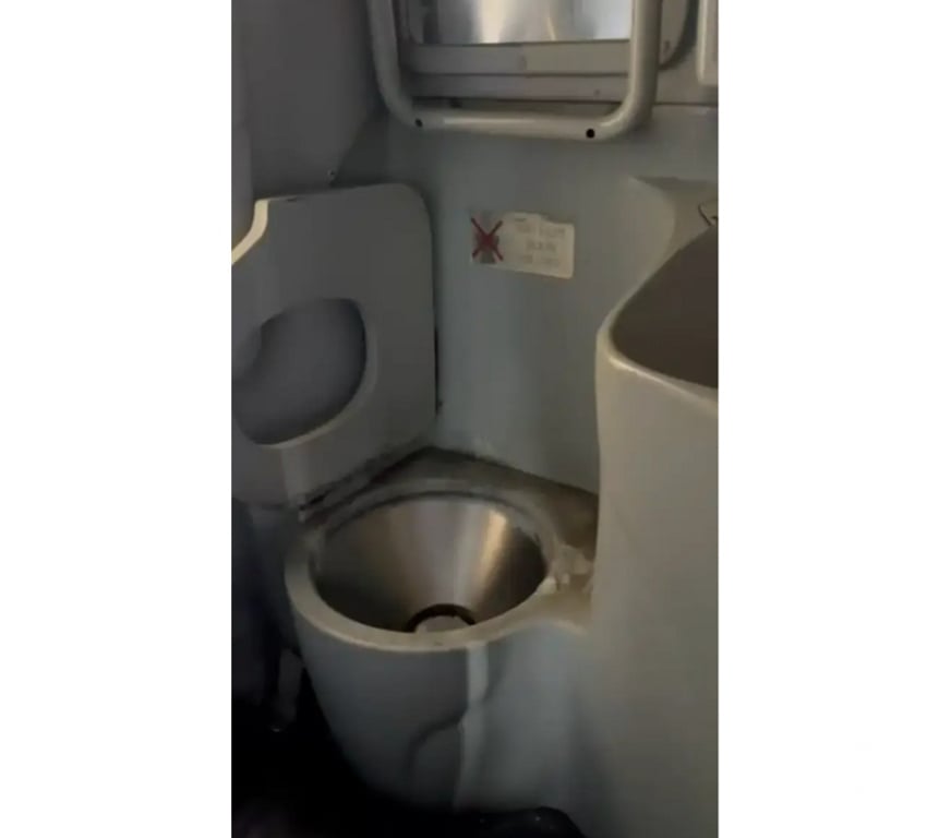  Ônibus Usados Curitiba PR Matriz - Fotos para SCANIA – BUSSCAR – 2005 – RF. 7180