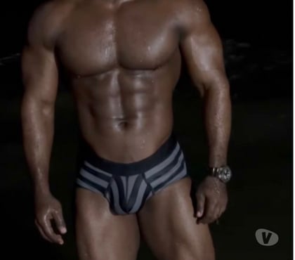 Acompanhantes Masculinos Brasília Centro Brasilia DF - Fotos para NEGÃO MUSCULOSO ATIVO CHEIO DE TESÃO