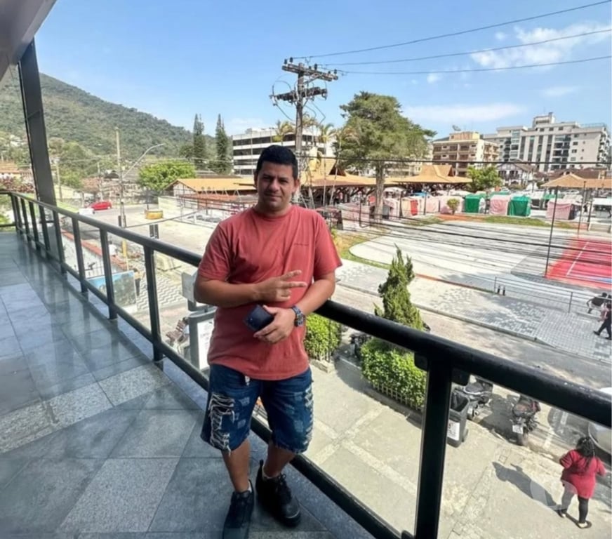 Acompanhantes masculinos Arraial do Cabo RJ - Fotos para Venho se delícias com migo