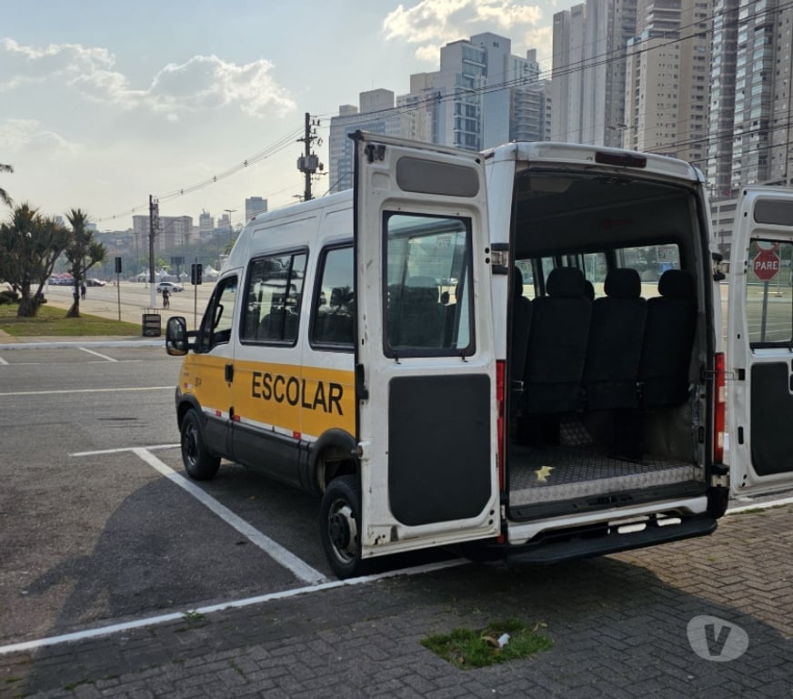  Ônibus Usados Barueri SP - Fotos para Vendo van escolar 2013