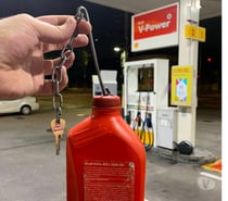 Sexo no Banheiro de Posto de Gasolina