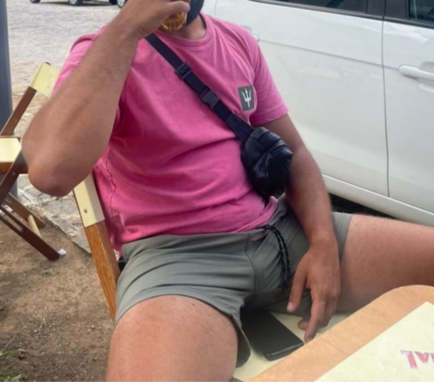 Acompanhantes masculinos Curitiba PR Matriz - Fotos para MASSAGENS COM PRAZER