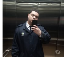 Vigilante procurando mulheres