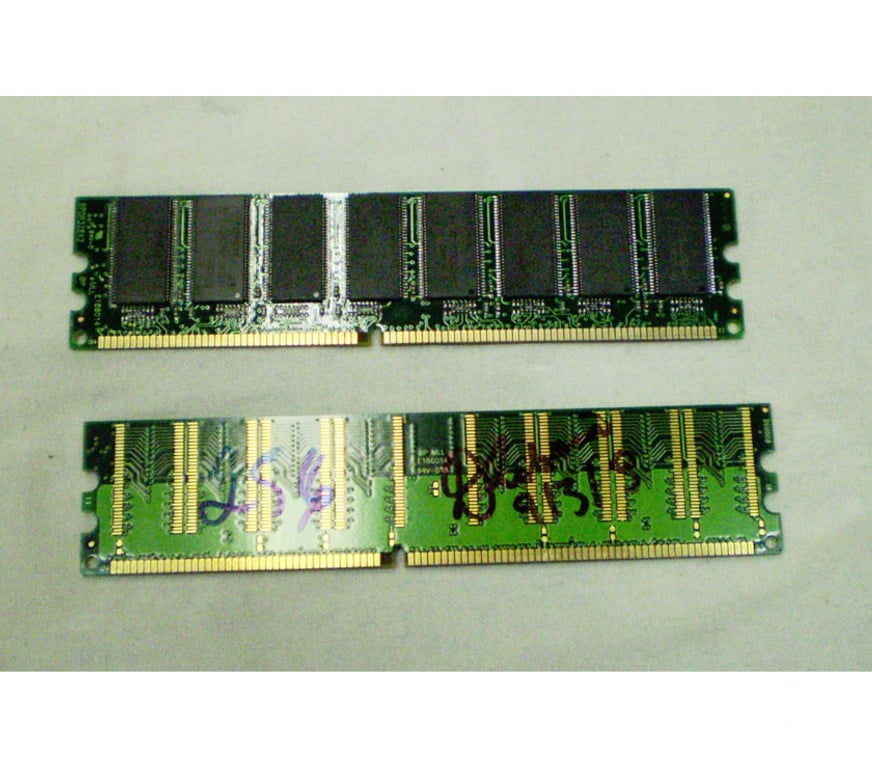 Computador Porto Alegre RS Porto Alegre Sul - Fotos para Duas memórias antigas para PC. - Cód.544 -