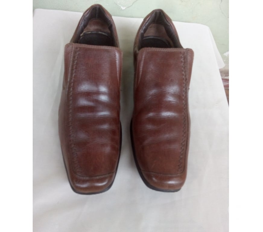 Roupas e Acessórios Sao Paulo SP Penha, São Paulo - Fotos para Sapatos Semi Novos Números Disponível 38 40 42 43 