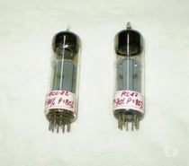 Par de válvulas eletrônicas antigas tipo ECL-82 PCL-82.