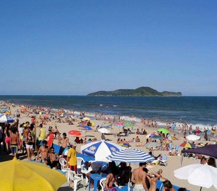 Aluguel temporada Balneario Barra do Sul SC - Fotos para Natal na Praia. Amplo Espaço Ambiente Familiar.Perto do Mar