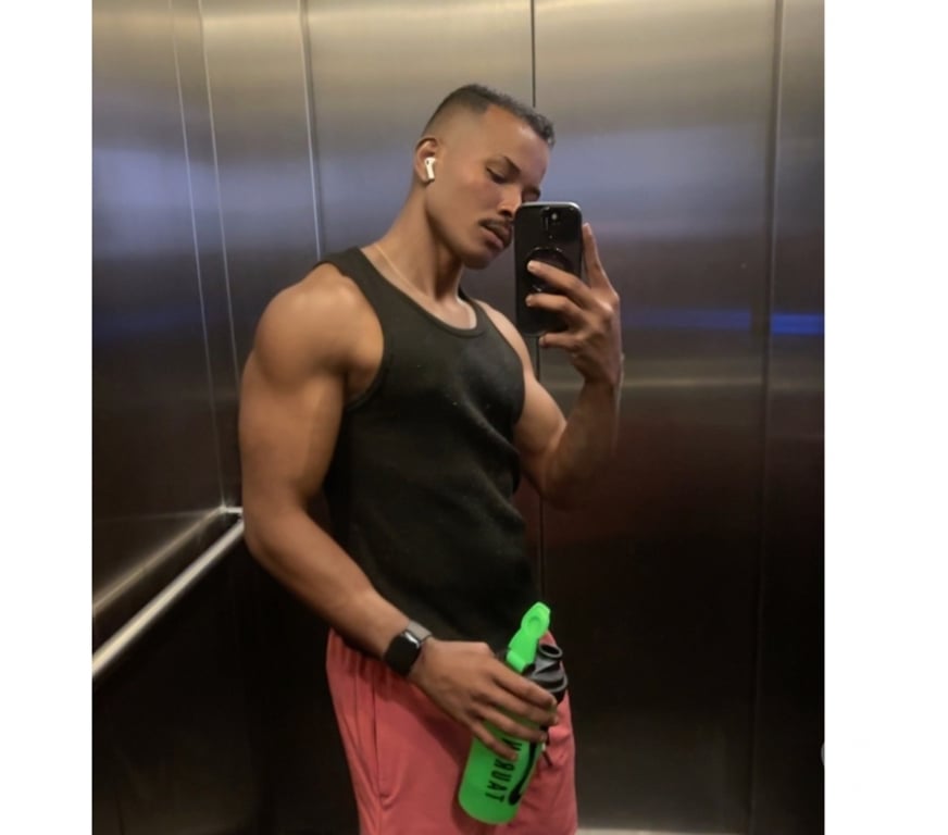 Acompanhantes masculinos Sao Paulo SP Moema - Fotos para VittorBlack com local Moema