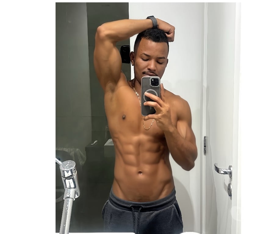 Acompanhantes masculinos Sao Paulo SP Moema - Fotos para VittorBlack com local Moema