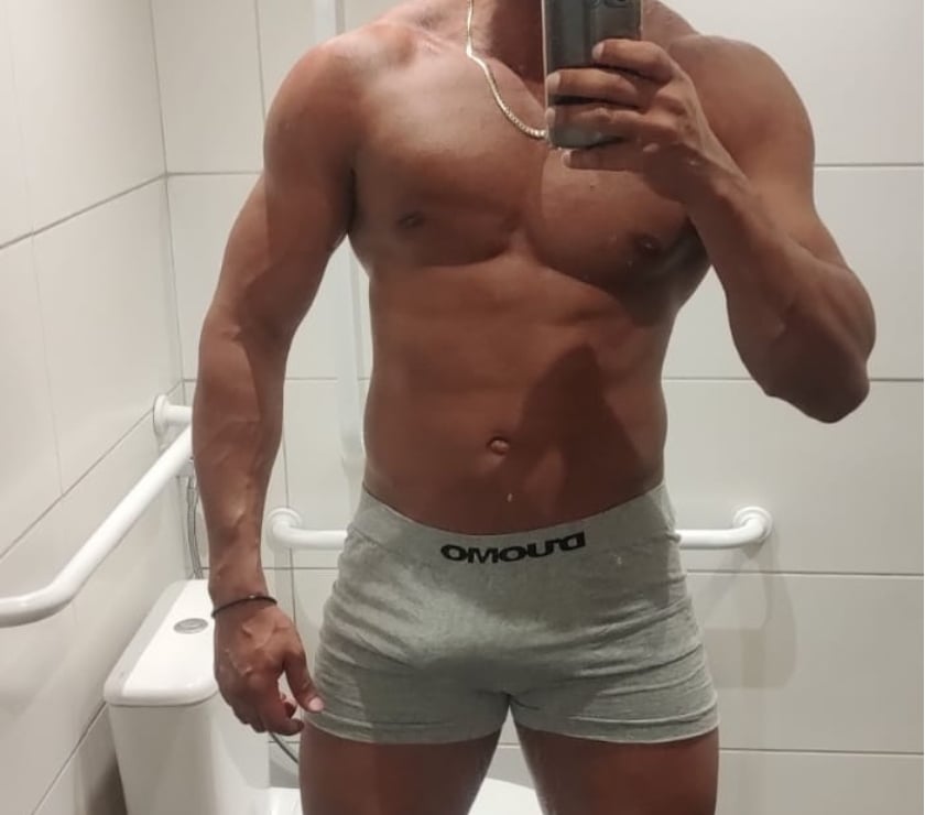 Acompanhantes masculinos Sao Paulo SP Consolação - Fotos para Thiago dotado 23 cm atendo casais héteros