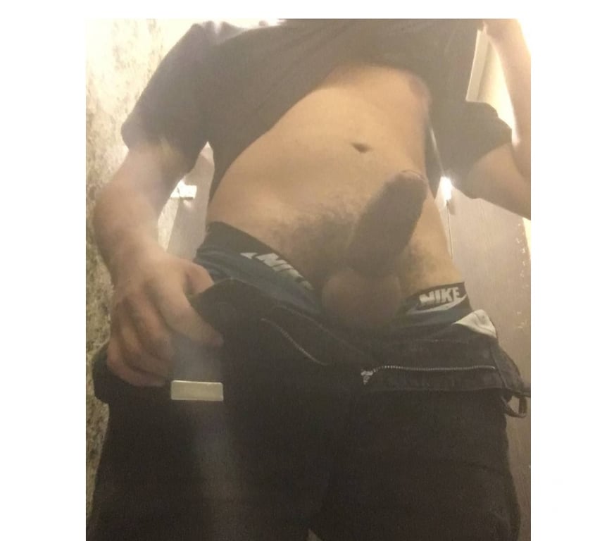 Encontros Casuais Caxias RJ - Fotos para Procuro mulheres cis e trans para chupar e foder