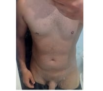 Motoboy 25 anos quer encontro casual com mulheres e trans