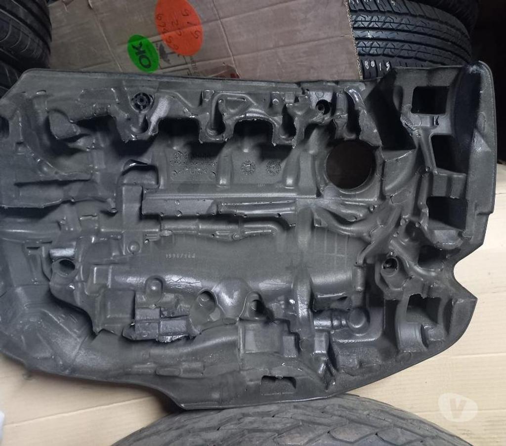 Accesorios para Autos Santiago Santiago - Fotos de Tapa motor para volvo B40-T4 diesel. impecable.