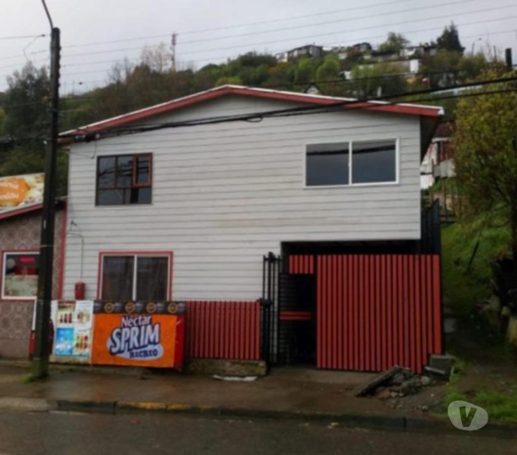 Bienes Raices Llanquihue Puerto Montt - Fotos de CASA y LOCAL COMERCIAL, LOS LEONES, PUERTO MONTT