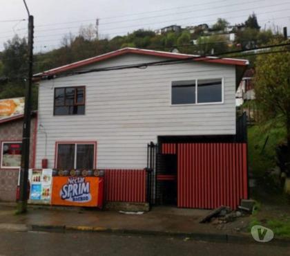 Bienes Raices Puerto Montt Llanquihue - Fotos de CASA y LOCAL COMERCIAL, LOS LEONES, PUERTO MONTT