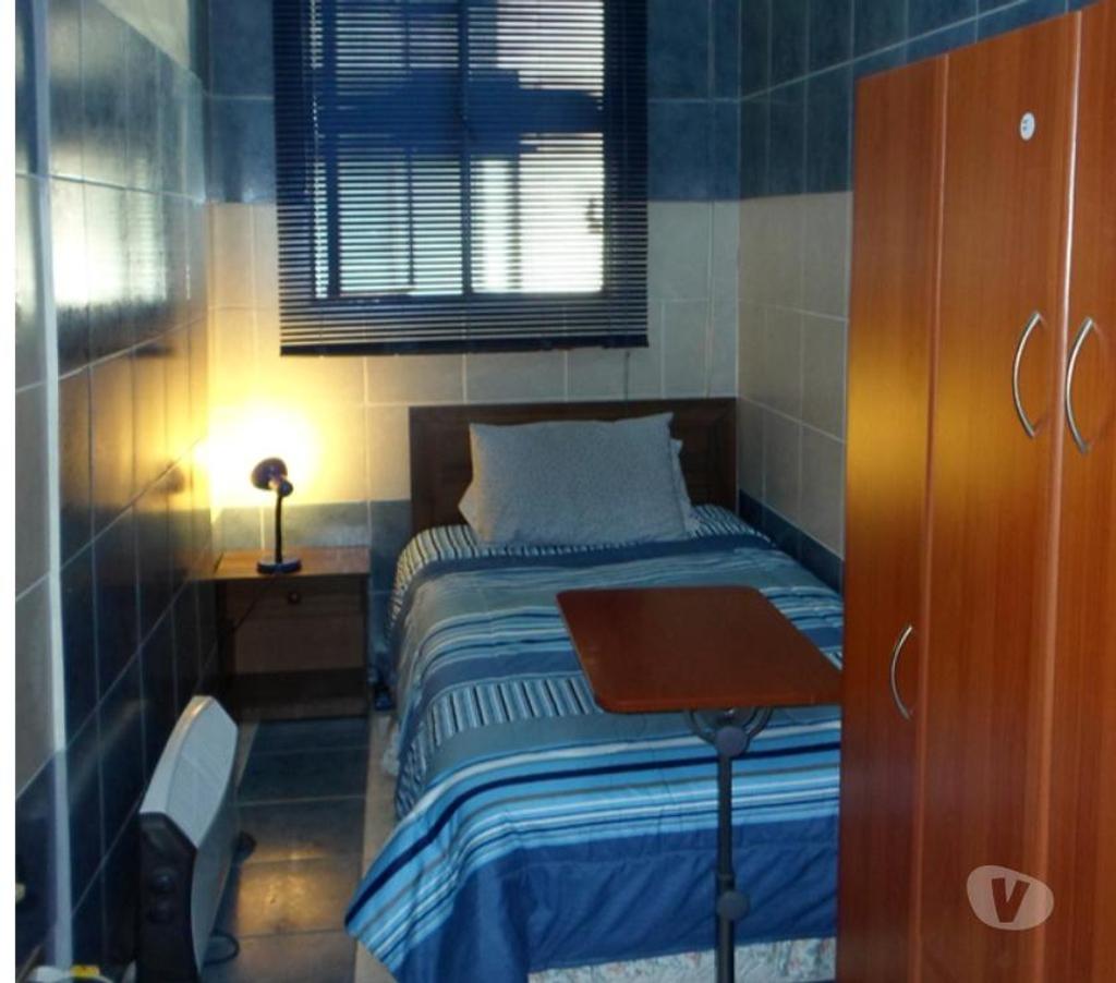 Arriendo de piezas Santiago Santiago - Fotos de pieza AZUL baño independiente
