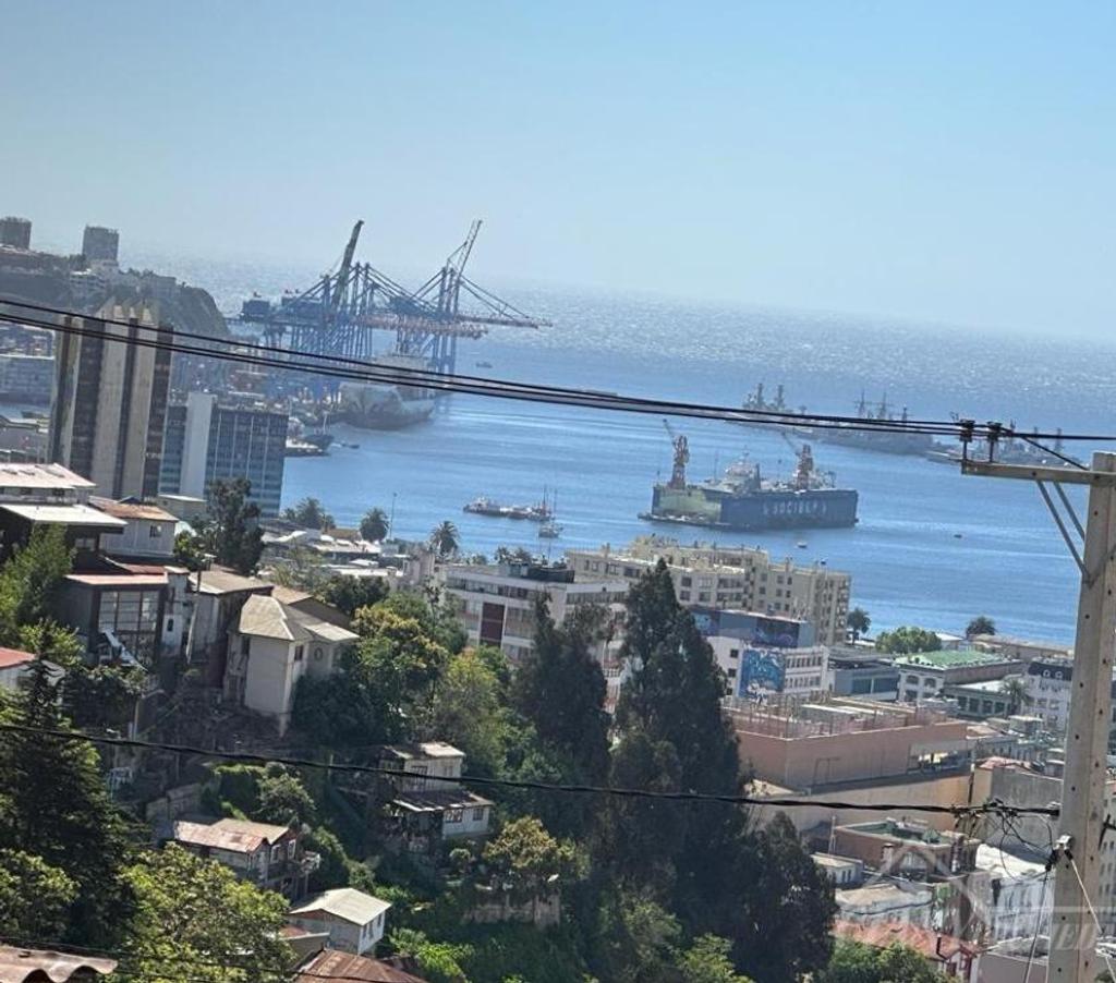 Bienes Raices Valparaíso Valparaíso - Fotos de VENDO CASA PARA RECONSTRUIR CERRO MARIPOSA VALPARAISO