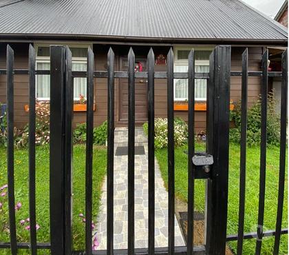 Inmobiliaria Puerto Varas Llanquihue - Fotos de Vende amplia casa de 2 pisos en Puerto Varas