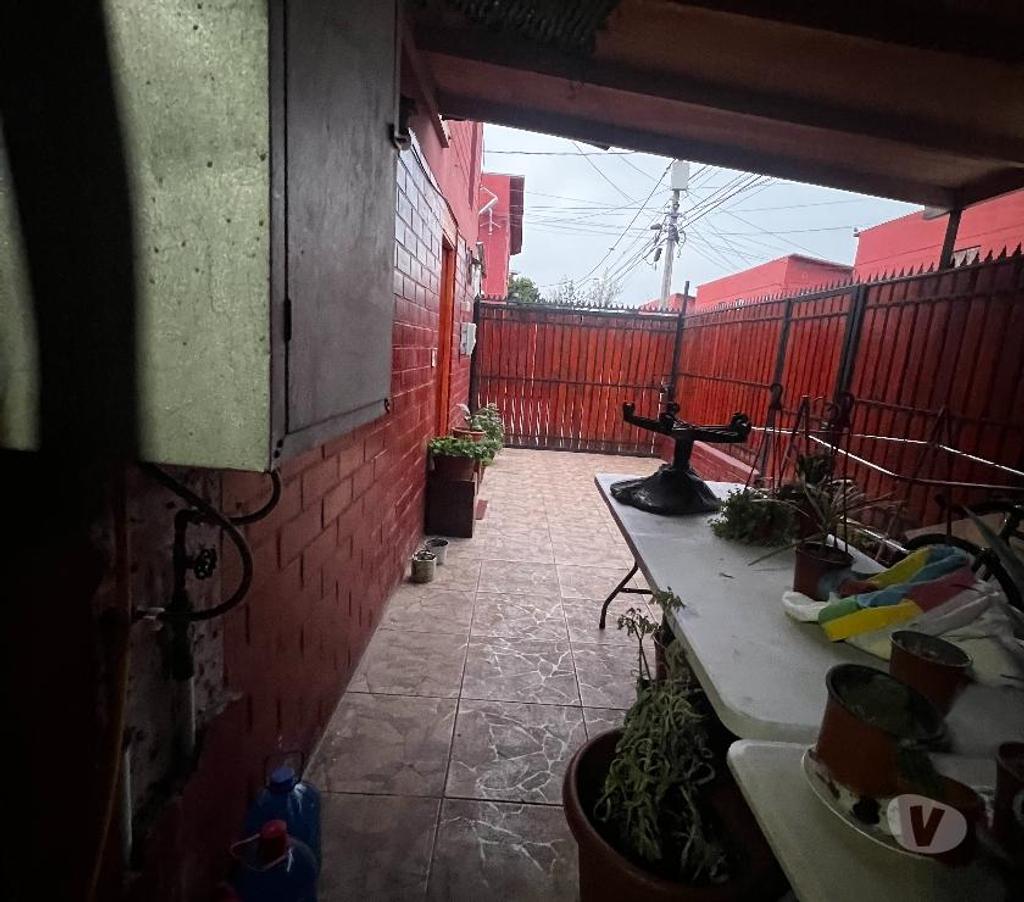 Bienes Raices Santiago Cerro Navia - Fotos de SE VENDE CASA ESQUINA CON BUENA UBICACIÓN , AMPLIA Y COMODA