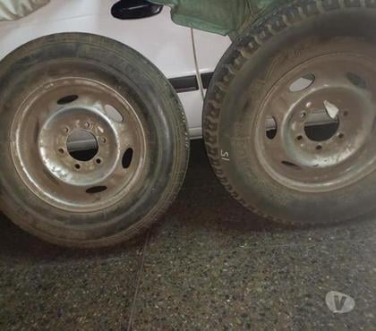 Accesorios para Autos Santiago Santiago - Fotos de 2 llantas con neumáticos 6 hoyos Nissan terrano